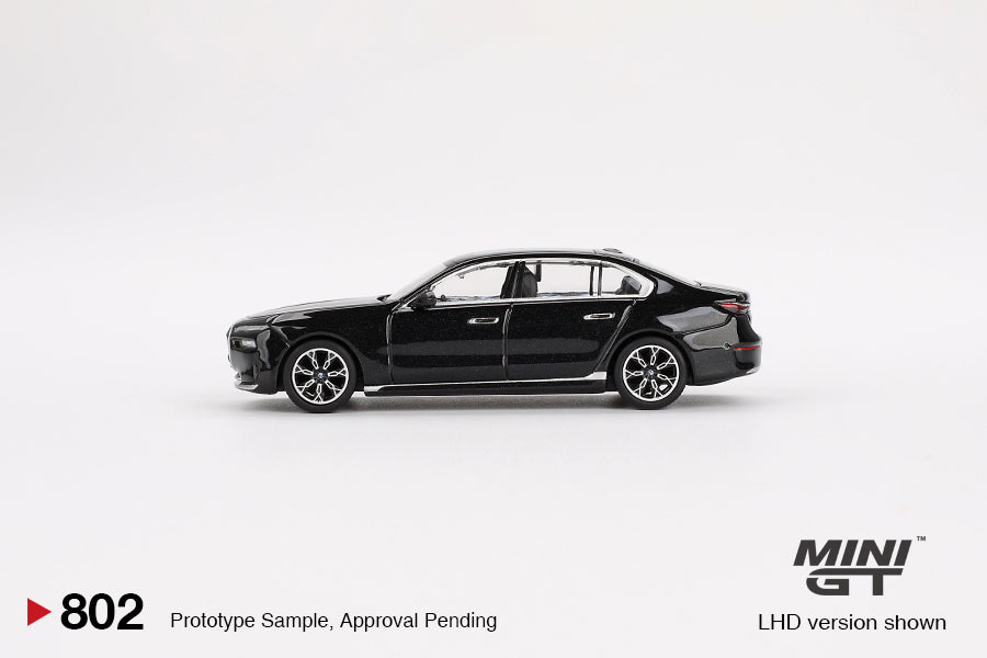 MiniGT 1:64 BMW i7 xDrive60 Black Sapphire #802