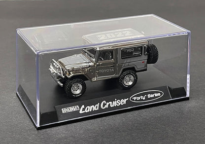 Johnny Lightning 1:64 1980 Toyota Land Cruiser “Forty” Series (Chrome) with Showcase - MiJo Exclusives