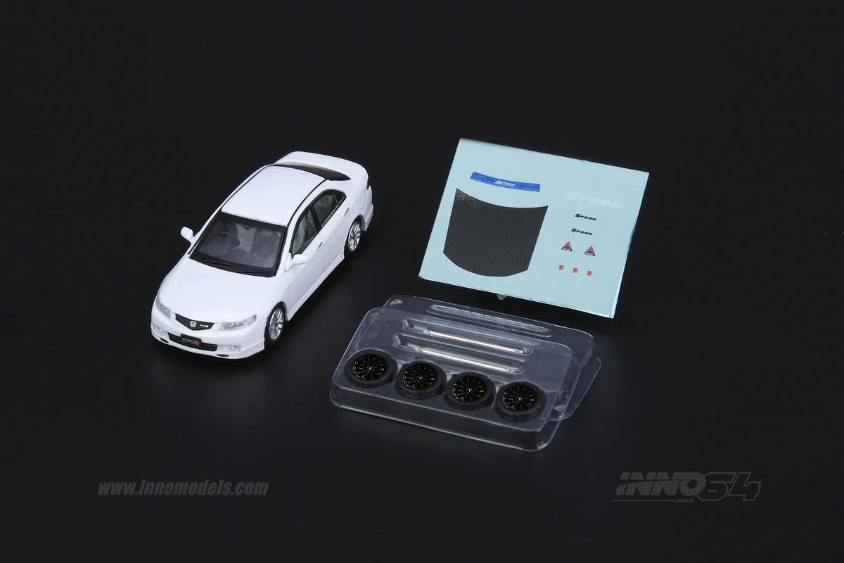 Inno64 1:64 Honda Accord Euro-R (CL7) Premium White Pearl W/ Extras