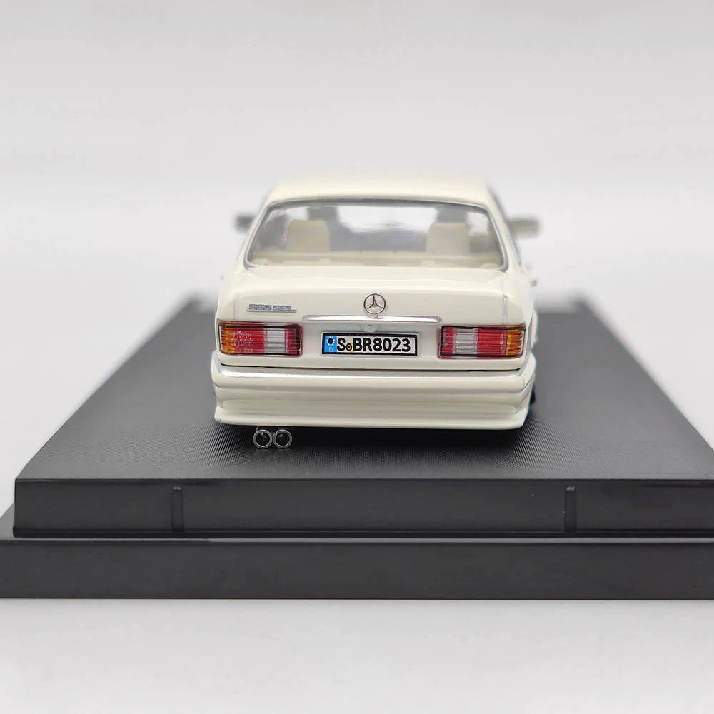 Master 1:64 Mercedes-Benz S560 SEL W126 VIP Style