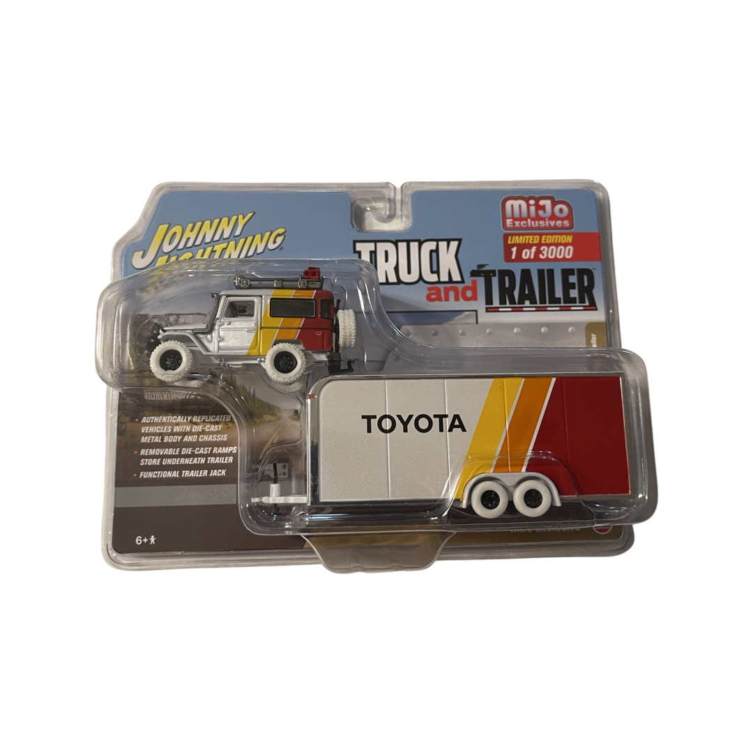 Johnny Lightning 1:64 MiJo Exclusive Truck And Trailer 1980 Toyota Land Cruiser With Enclosed Trailer Set Regular & White Lightning Chase