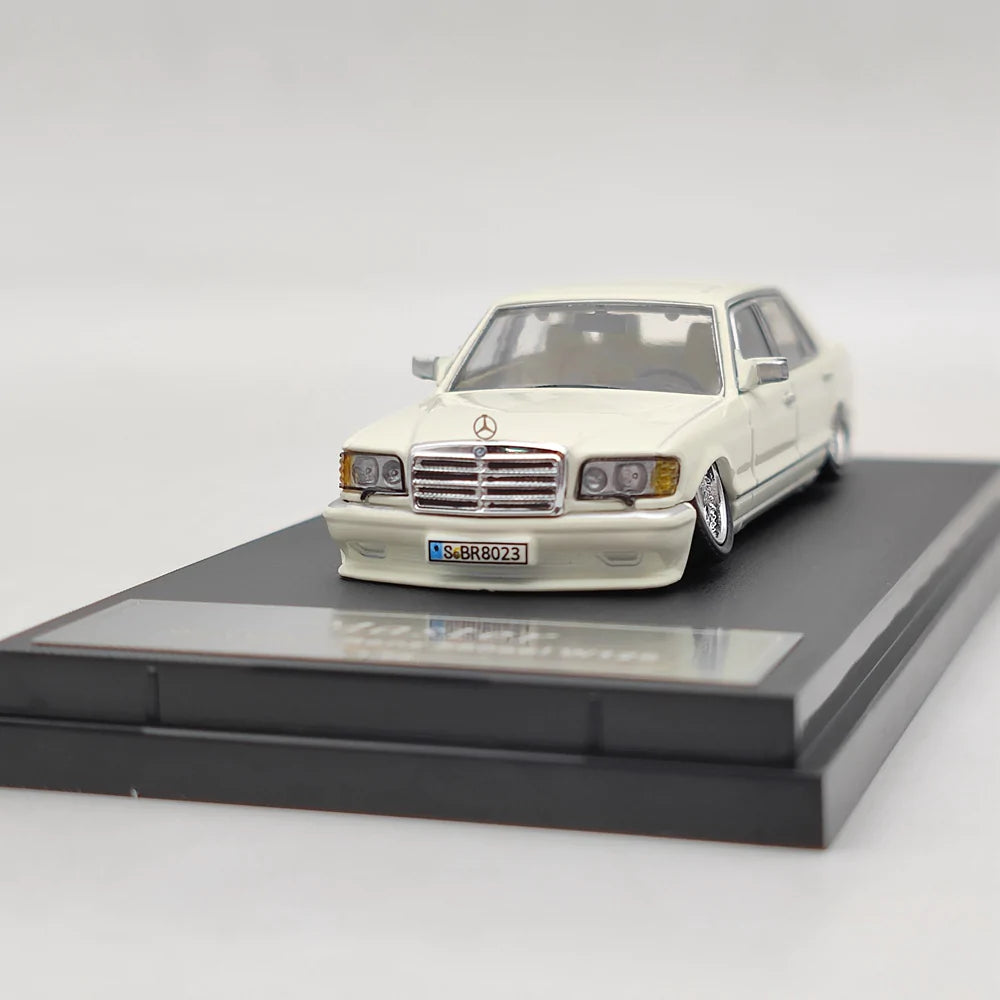 Master 1:64 Mercedes-Benz S560 SEL W126 VIP Style